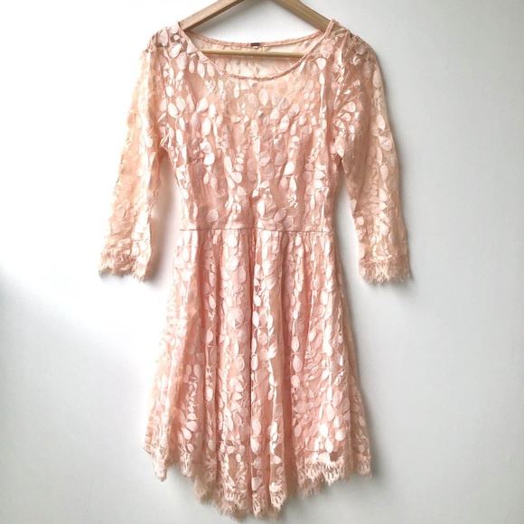 Free People Dresses & Skirts - Free People peach lace mini dress